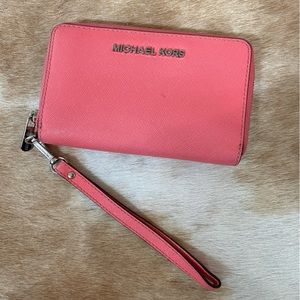 MICHAEL KORS wrist wallet with strap